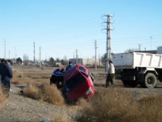 Veh�culo volcado, Trelew.