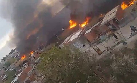 Trelew: un incendio de pastizales generó preocupación en el barrio Primera Junta