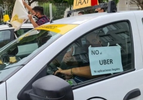 Les retendrán el auto a los Uber y otras aplicaciones en Comodoro Rivadavia