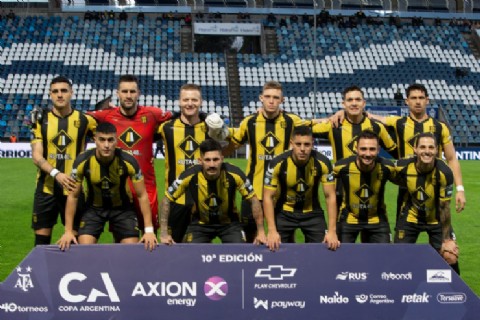 Histórico Aurinegro: le ganó a Tigre y llegó a los octavos de final