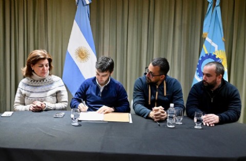 Nacho Torres anunció la repavimentación de la Ruta 40 en el tramo Facundo–Tamariscos