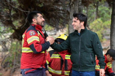 Torres destacó el trabajo de brigadistas y confirmó que el incendio en Puerto Patriada está contenido