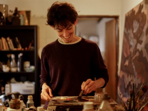 Francisco Fernández: el artista trelewense que transforma su hogar en un taller de creatividad sin fronteras