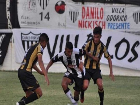 El "Aurinegro" ganó un partidazo en Chaco y sigue el sueño intacto
