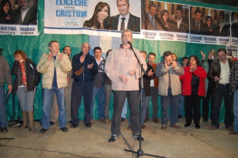 En las elecciones PASO del 2011, Carlos Eliceche derrotó al "populismo" de Das Neves