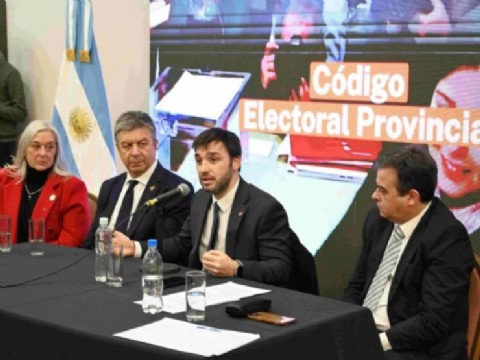 Boleta única de papel: arranca el debate legislativo de la ley electoral