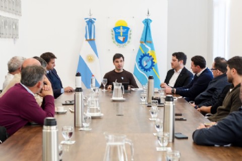 Provincia realizará el dragado del puerto de Rawson y el sector pesquero ampliará muelle