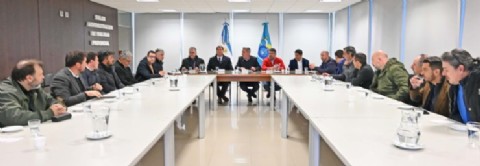 Cumbre pesquera: buscan que el langostino que pescan los barcos de Mar del Plata sea procesado en la provincia