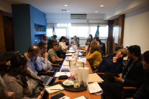 El Gobierno provincial garantizó que ningún docente cobrará menos de 500 mil pesos