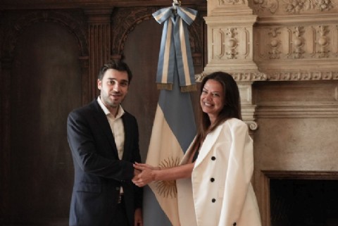 Torres firmó con Nación el pago de la deuda de Anses con Chubut por más de 48 mil millones