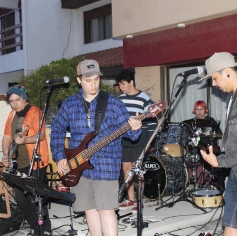 De Buitres y su sonido compacto