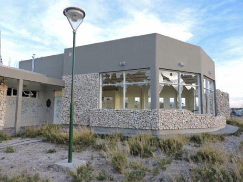 El eterno abandono del Polideportivo Norte de Trelew