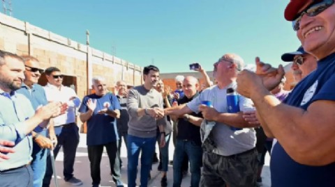 VIDEO | Nacho Torres anunció apoyo provincial para terminar el Centro de Jubilados Marítimos de Puerto Madryn