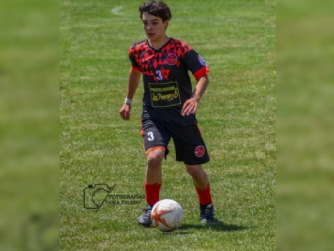 Sebastián Hernández: un futbolista de 15 años que rifa su caballo para ir a probarse en un club de Italia