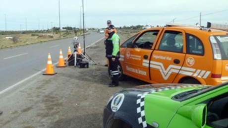 Control de velocidad en la doble trocha que une Rawson- Playa Unión