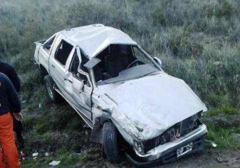 Un joven de 17 años perdió la vida luego de volcar en un episodio trágico en la ruta 259