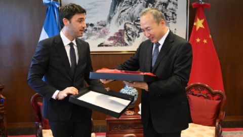 La Provincia y China firman convenio que amplía la alianza con Santa Cruz