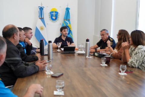 Nacho Torres reactivó el Pro.Cre.Ar. en Trelew y anunció que 68 viviendas serán para la Policía