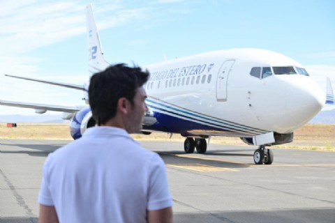 Torres recibió el avión hidrante más grande de Latinoamérica para reforzar el combate de incendios en la Cordillera