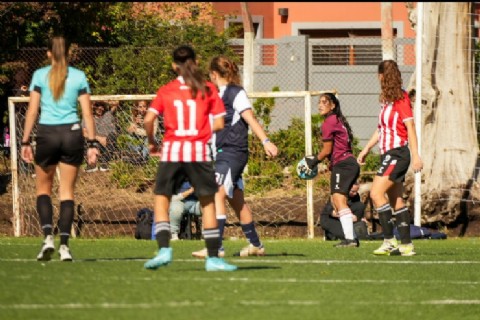 Malu, la arquera patagónica que sueña en grande desde La Plata