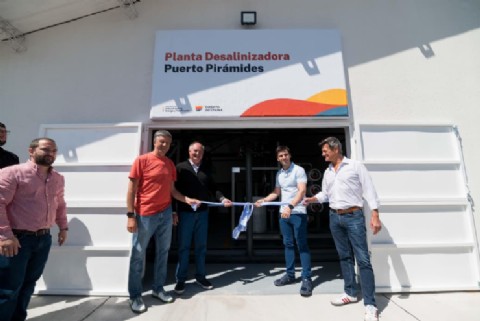“Nacho” Torres inauguró la nueva planta desalinizadora de Puerto Pirámides