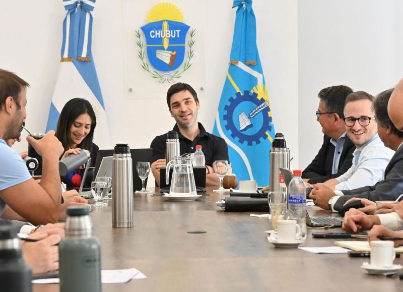 Nacho Torres encabezó una nueva reunión de gabinete y confirmó el envío de un paquete de leyes para modernizar el Estado