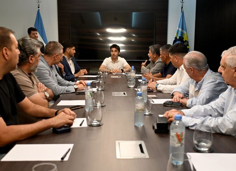 Nacho Torres se reunió con la CGT para analizar el proyecto de reforma laboral