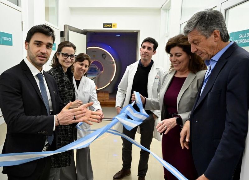 En Comodoro, Torres inauguró el primer resonador del sistema público de salud de Chubut