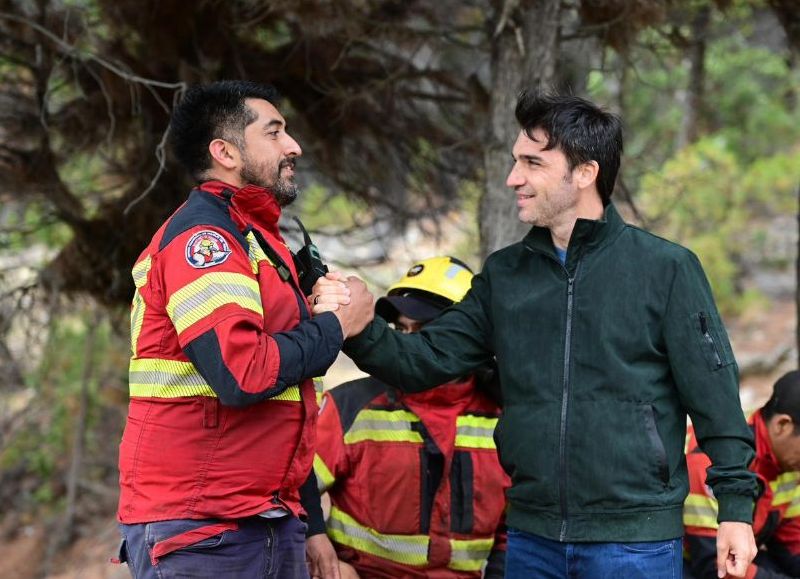 Torres destacó el trabajo de brigadistas y confirmó que el incendio en Puerto Patriada está contenido