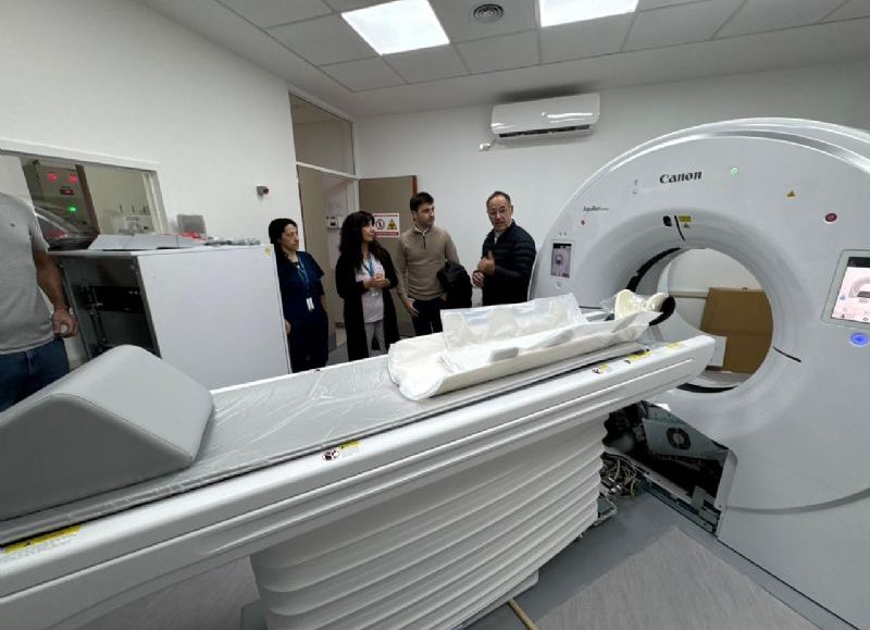 Llegó el nuevo tomógrafo al Hospital de Alta Complejidad "María Humphreys" y en los próximos días estará operativo