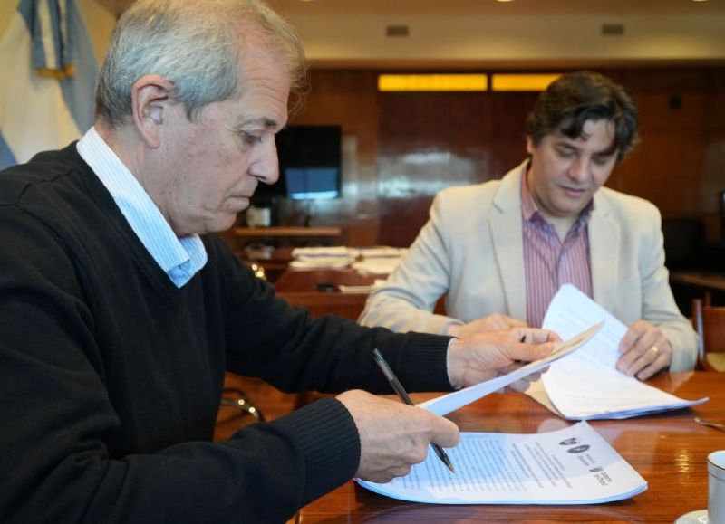 Chubut fortalece la formación secundaria con la Universidad Nacional de la Patagonia