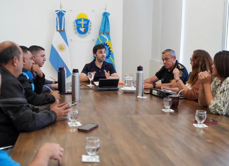 Nacho Torres reactivó el Pro.Cre.Ar. en Trelew y anunció que 68 viviendas serán para la Policía