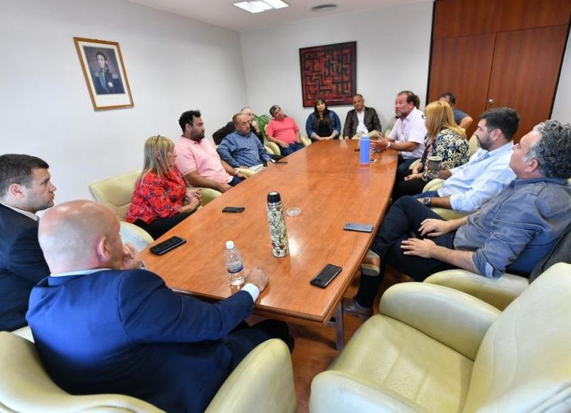 Sastre se reunió con los presidentes de bloque y el gremio APEL
