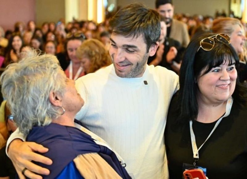 VIDEO | Nacho Torres acompañó a cientos de mujeres en el cierre de “Raíz Emprendedora”